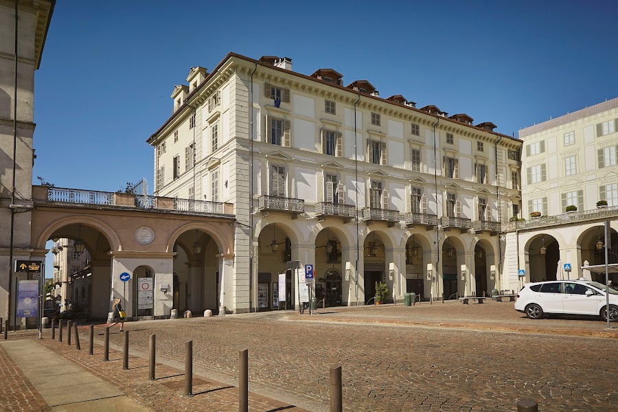 Look TO Viphouse Torino