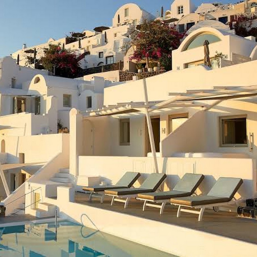 La Perla Villas and Suites