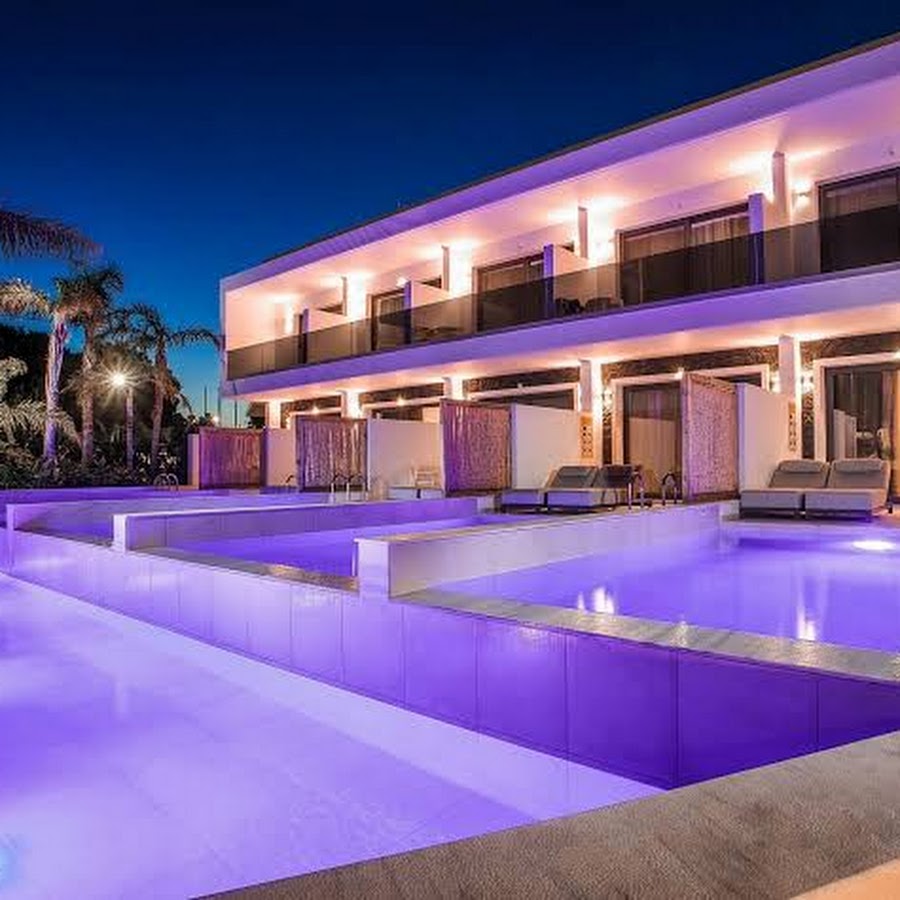 Vanik Suites