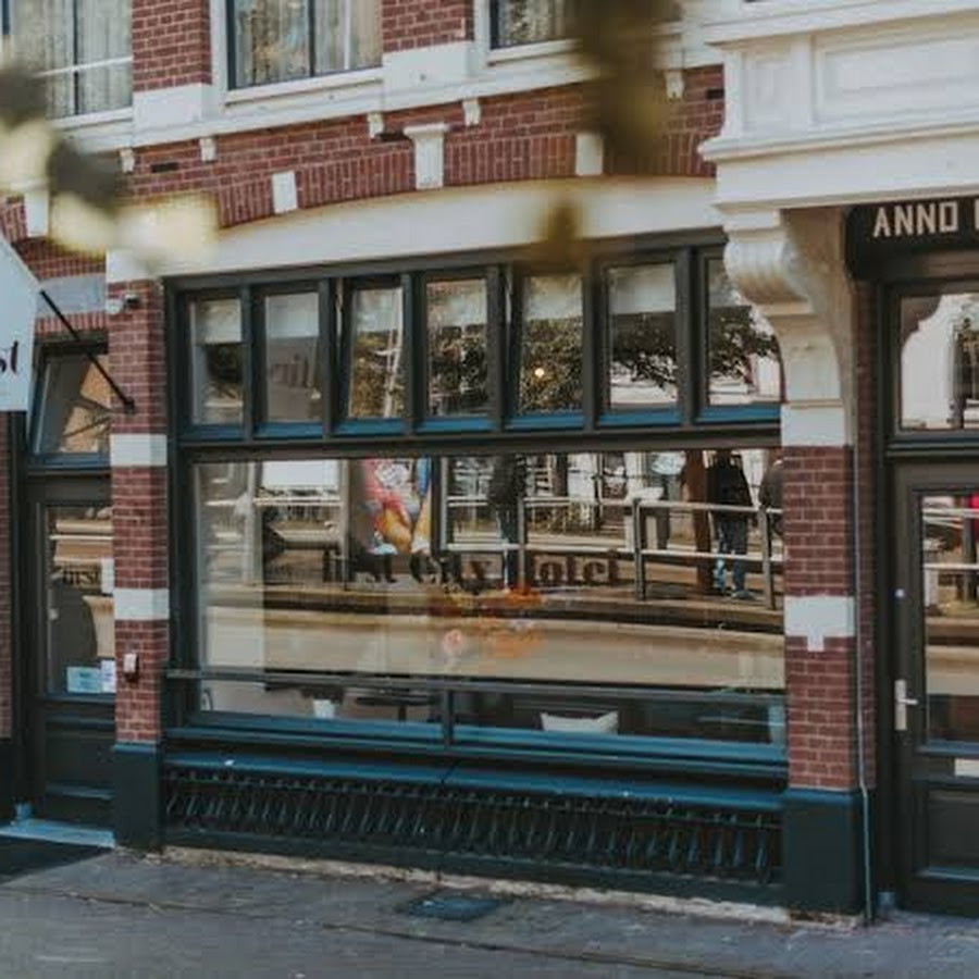 Boutique Hotel First City