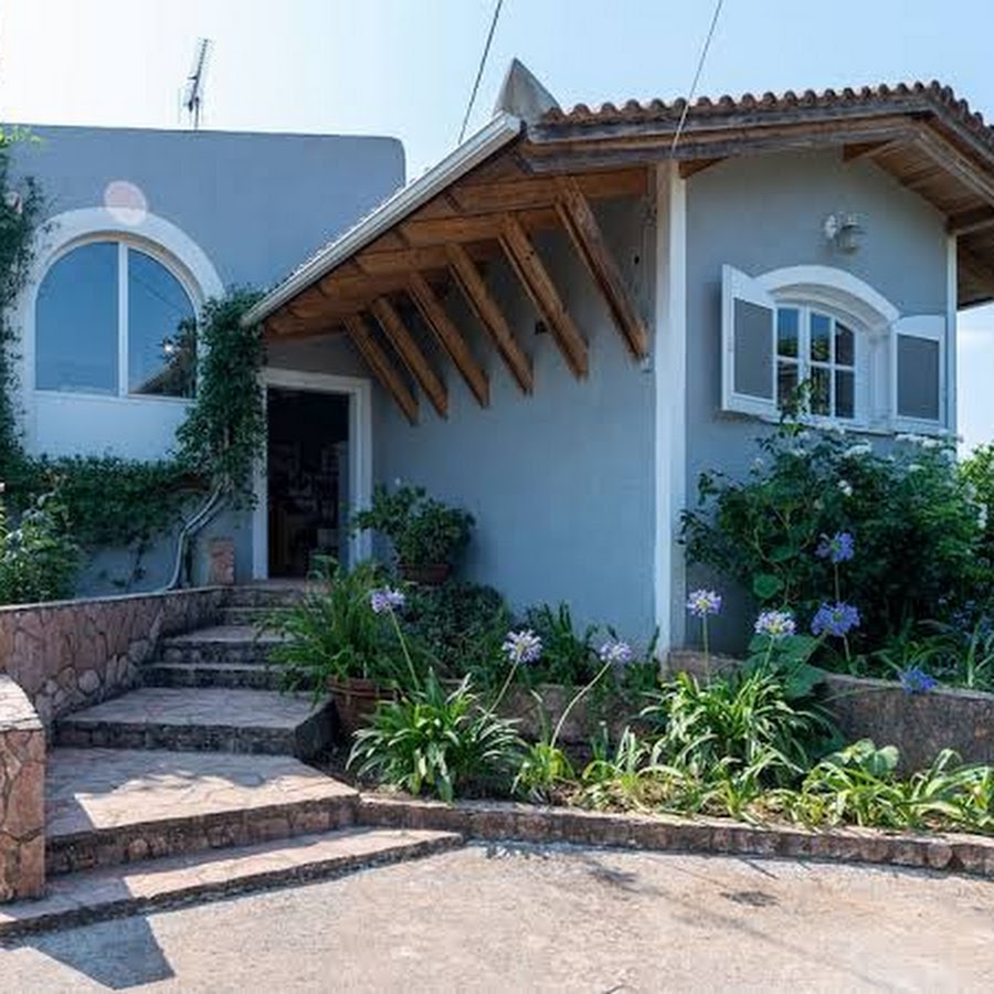 Serenity House & Secluded Garden Oasis