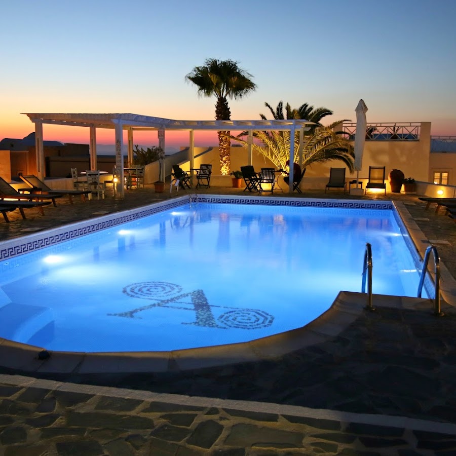 AETHRIO SUNSET VILLAGE. TRADITIONAL HOTEL. OIA, SANTORINI