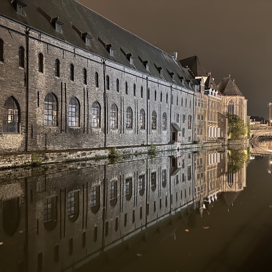 Studio Medieval City Center At River De Leie