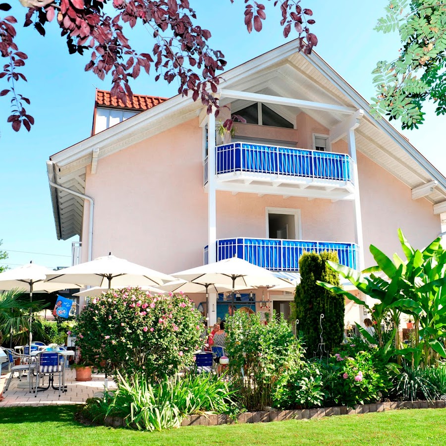 Happy Lake by Thomas Strugger