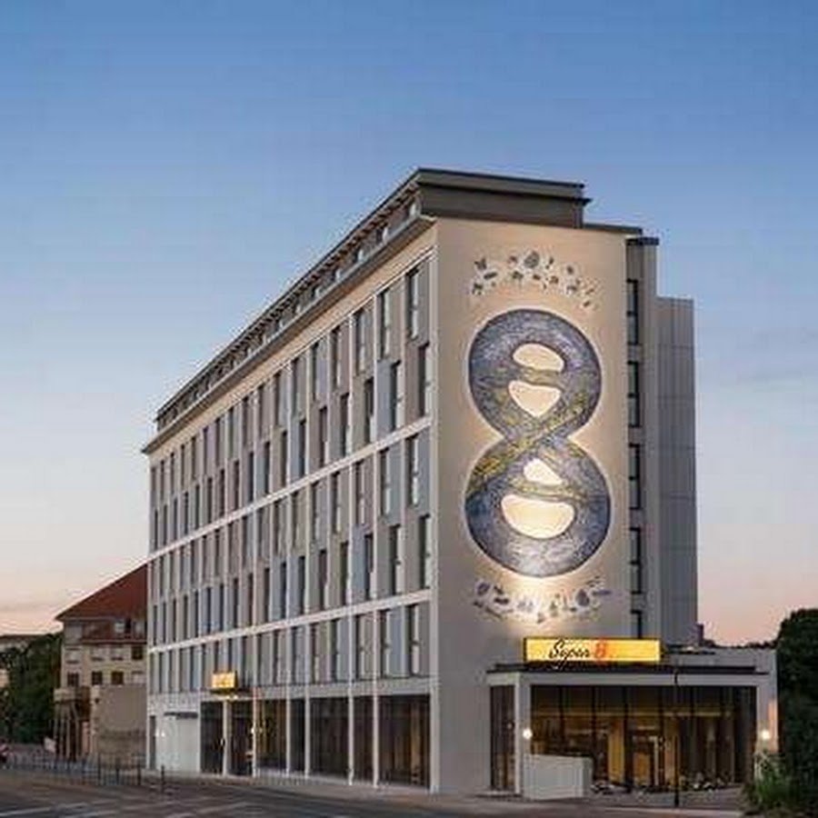Super 8 by Wyndham Dresden