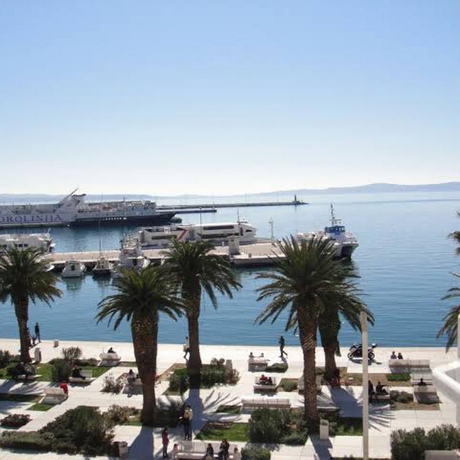 Central Palace Rooms