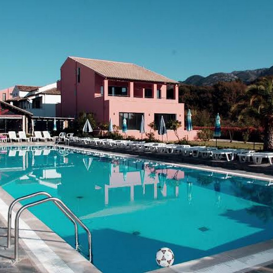 Nireas Studios & Apartments