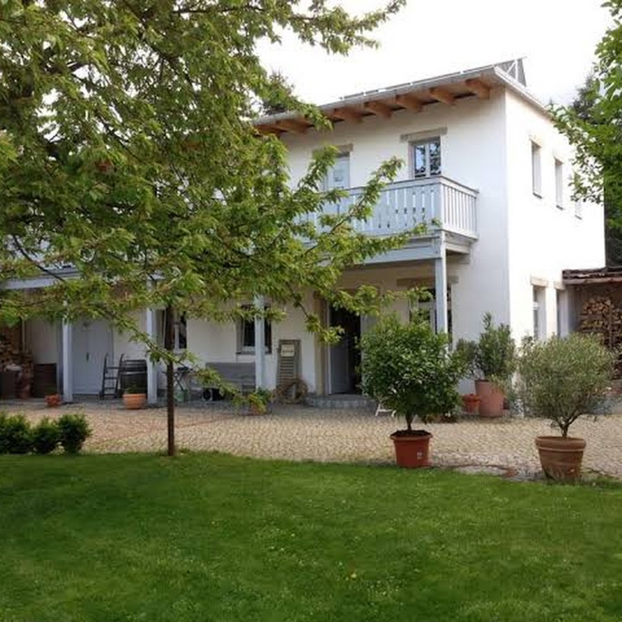 Pension Adele - Ruhig, direkt am Elberadweg & Badesee mit Balkon