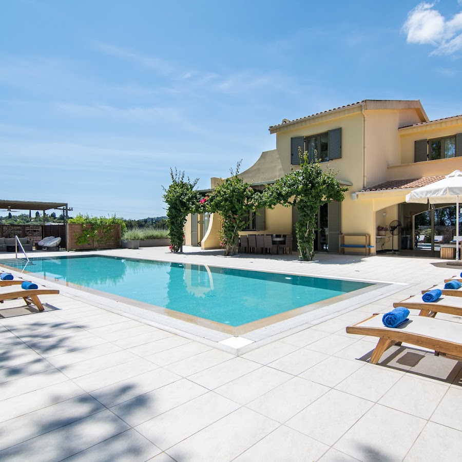 Helion Villas - Villa Alpha