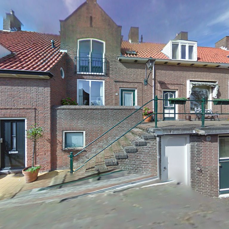 Dorpsplein, Ruime Woning Incl. Parkeerplaats