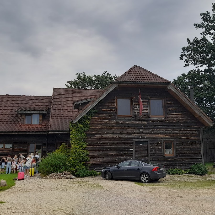 Viesu nams Maurini , SIA