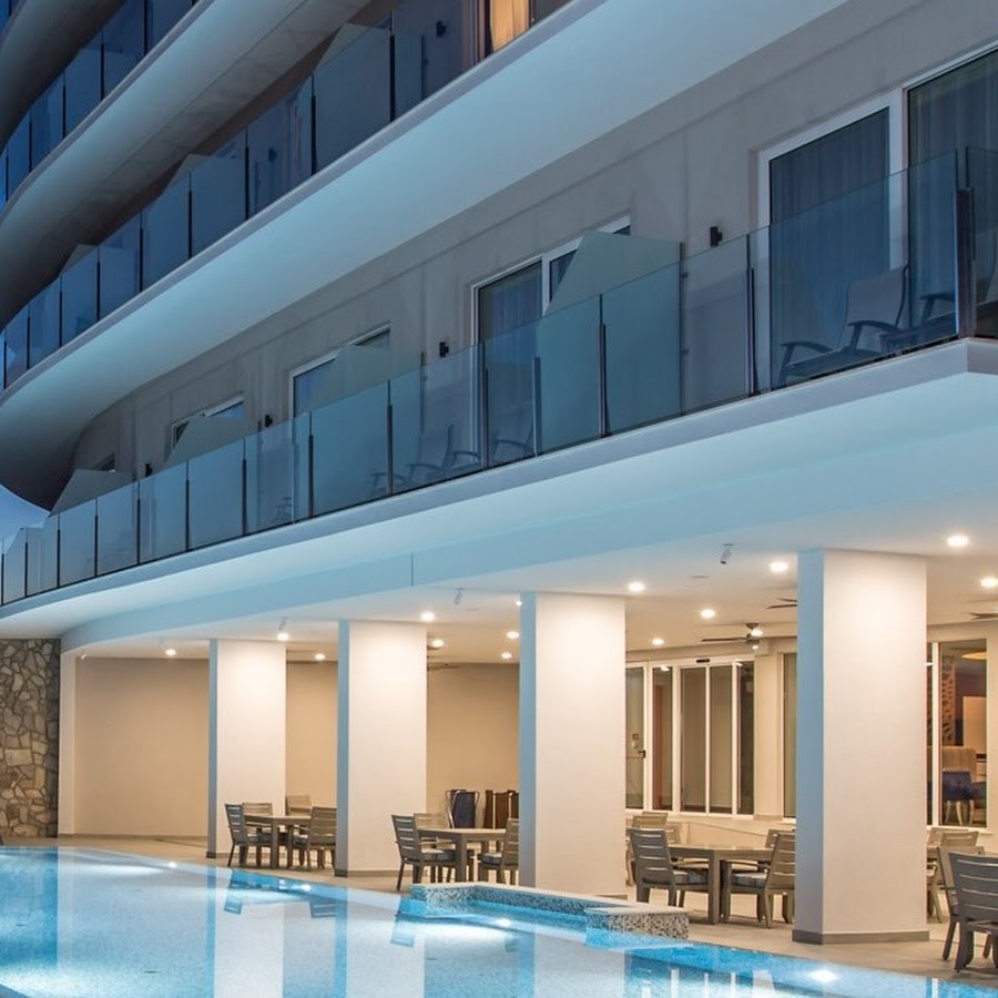 Royal Blue Hotel