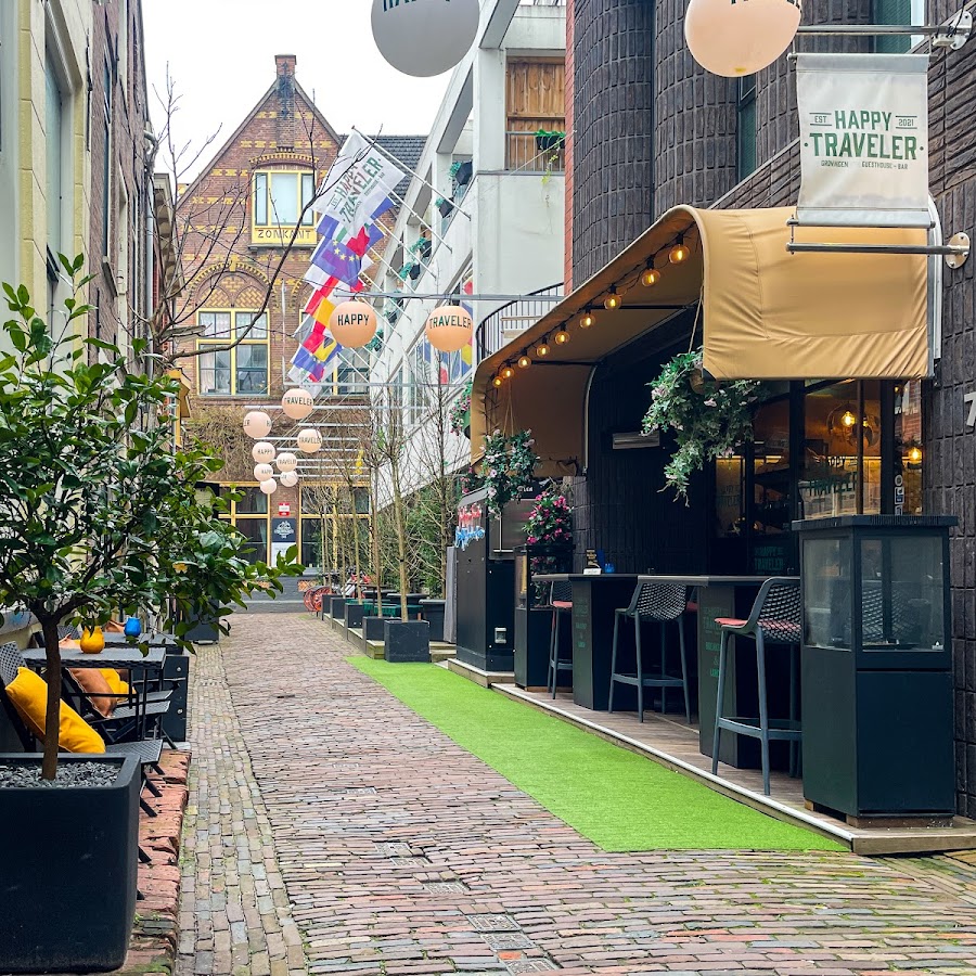Hotel/Bar The Happy Traveler