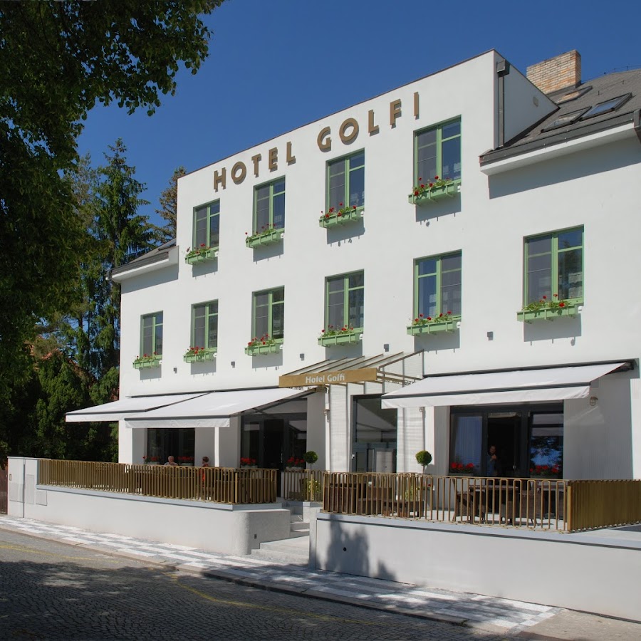 Hotel Golfi