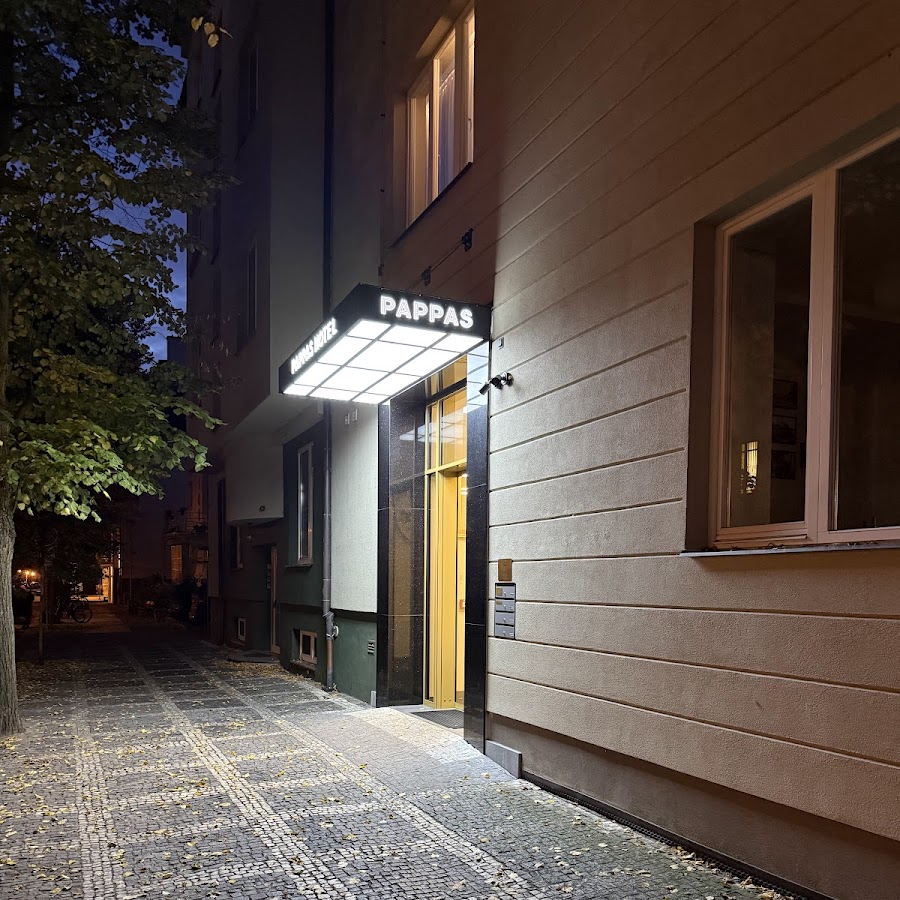 Pappas Hotel & Studio