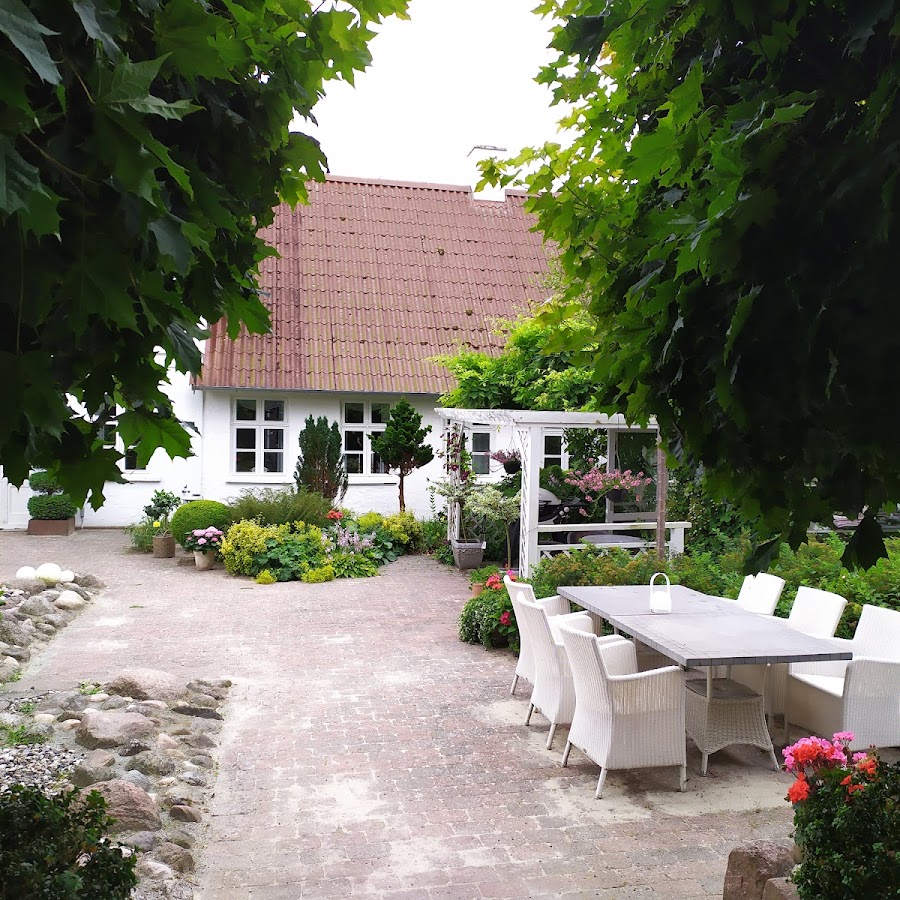 Kvisthoej Bed & Breakfast
