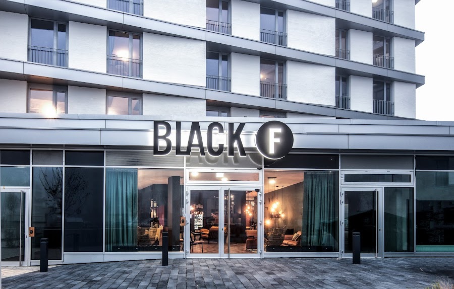 Black F House - Serviced Apartments