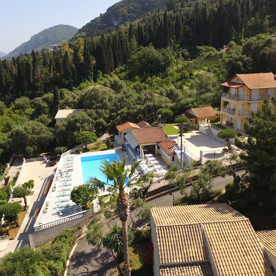 Brentanos Apartments