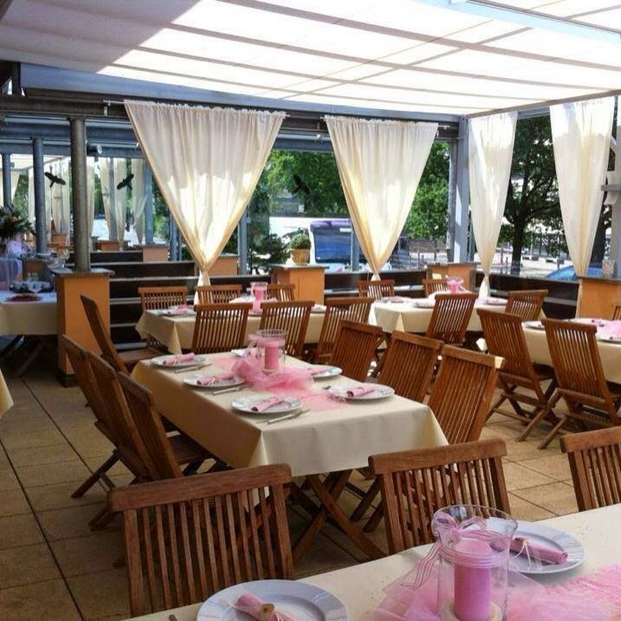 akropolis • hotel • restaurant