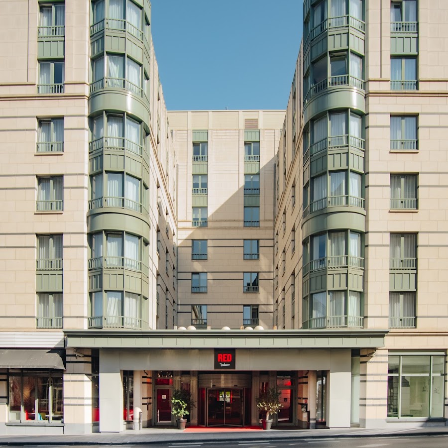 Radisson RED Brussels
