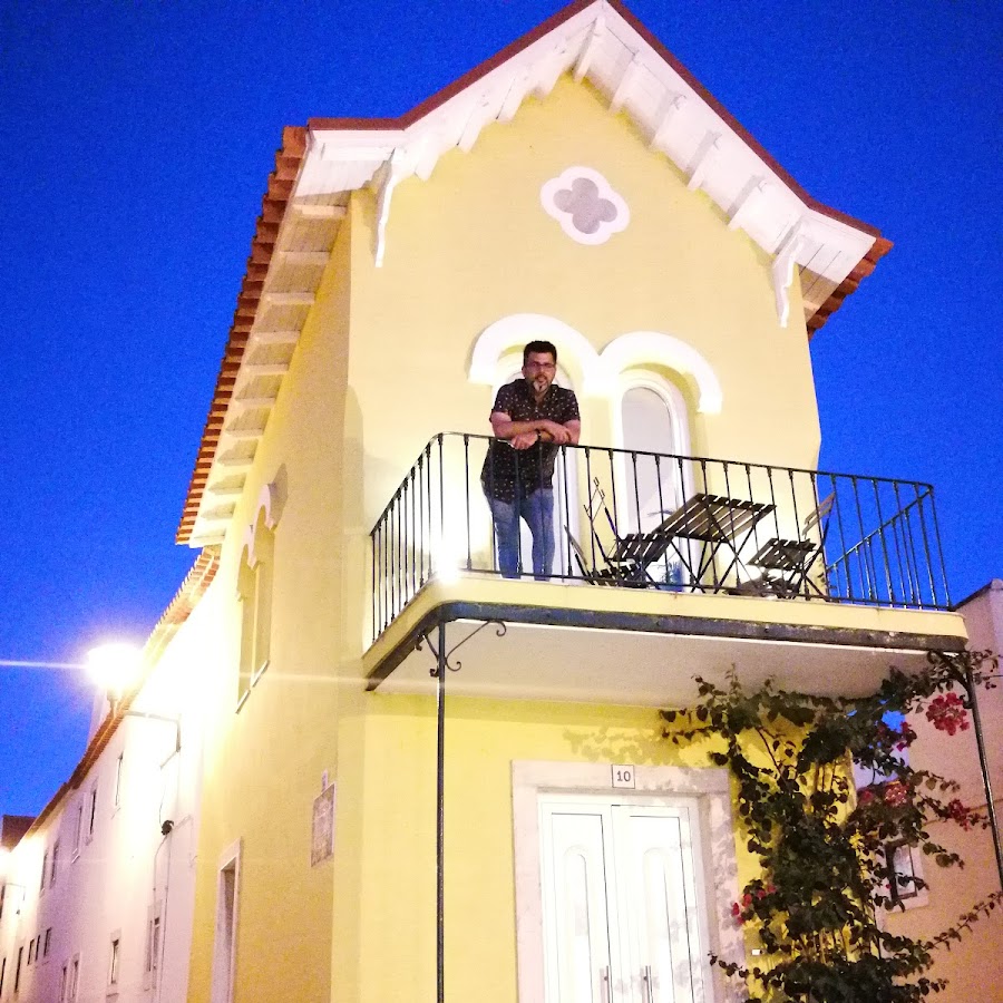Lisbon Sea Side Chalet