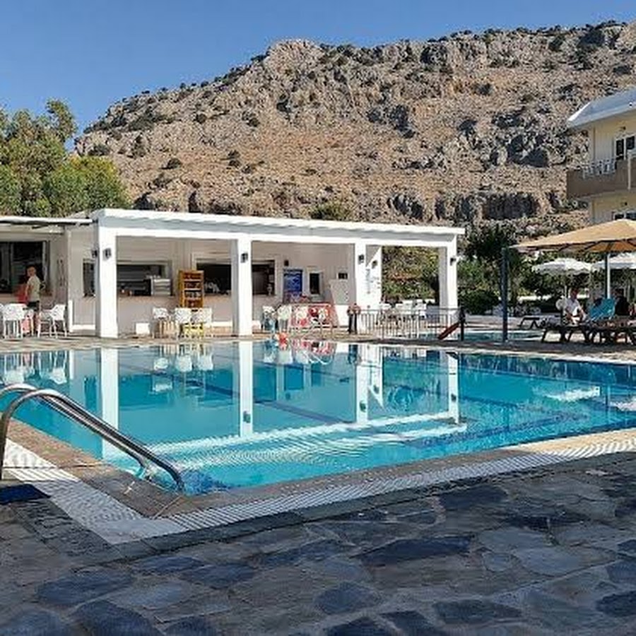Amphitriti Hotel & Studios