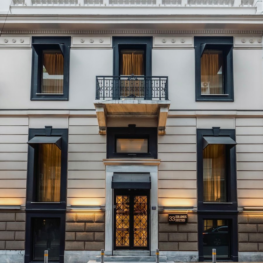 33 Solonos Suites