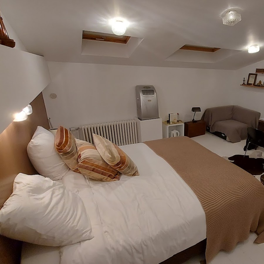 House Ninety Guesthouse