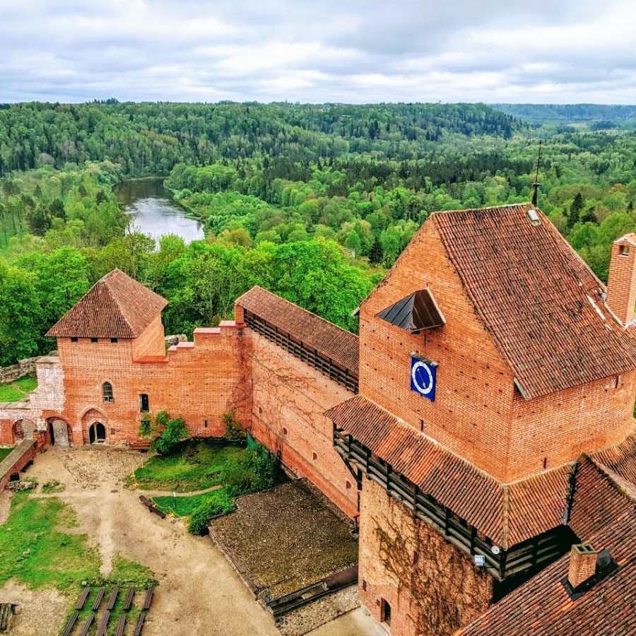 Sunlit Loft Apartment Riga