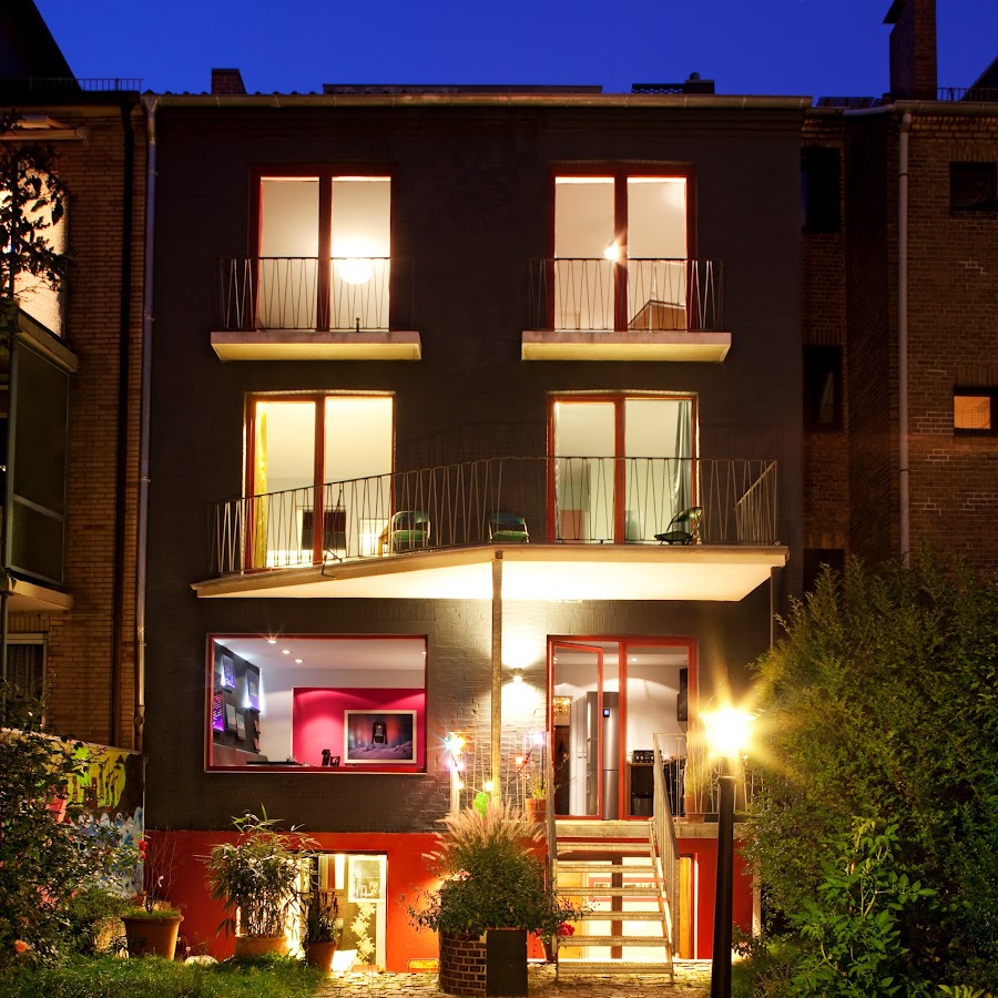 The little black dress. Bed & Breakfast & Photography