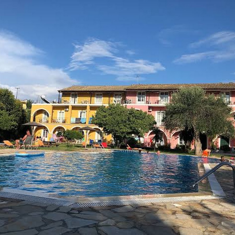 Adriolos Studios & Apartments