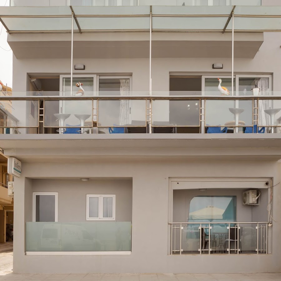 Blue Studios | Budget Studios in Chania by the Sea