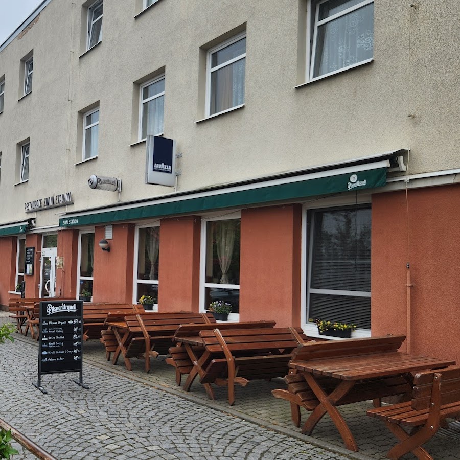 Ice rink - Restaurant & Hotel