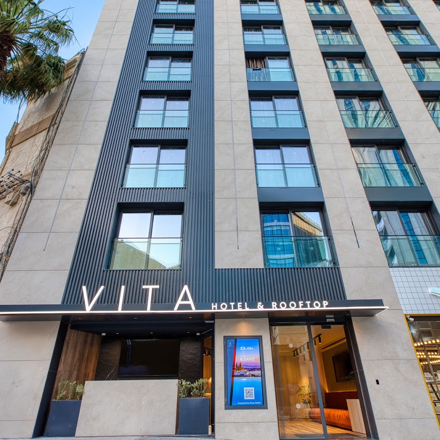 VITA Hotel & Rooftop