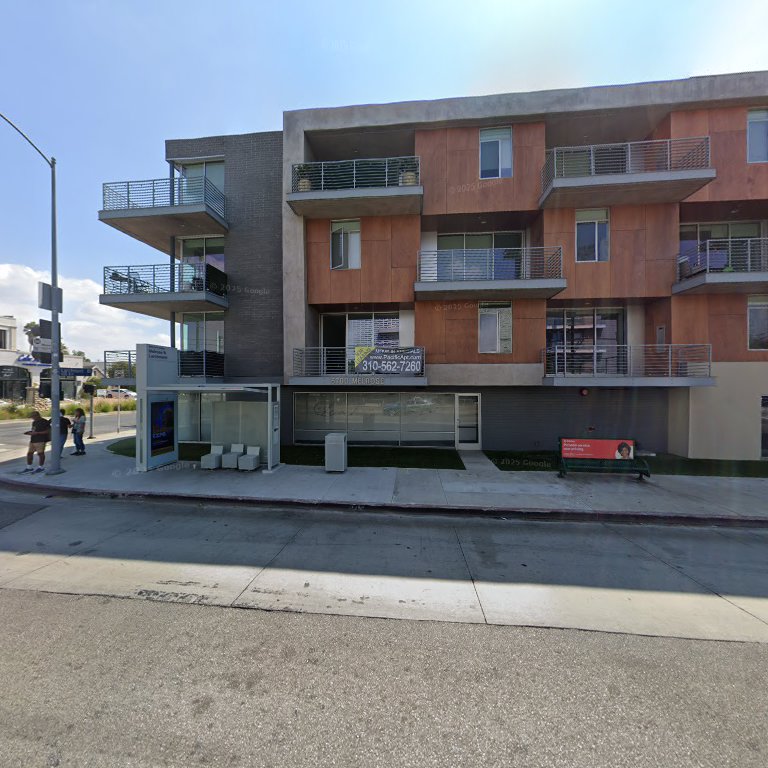5700 Melrose Ave