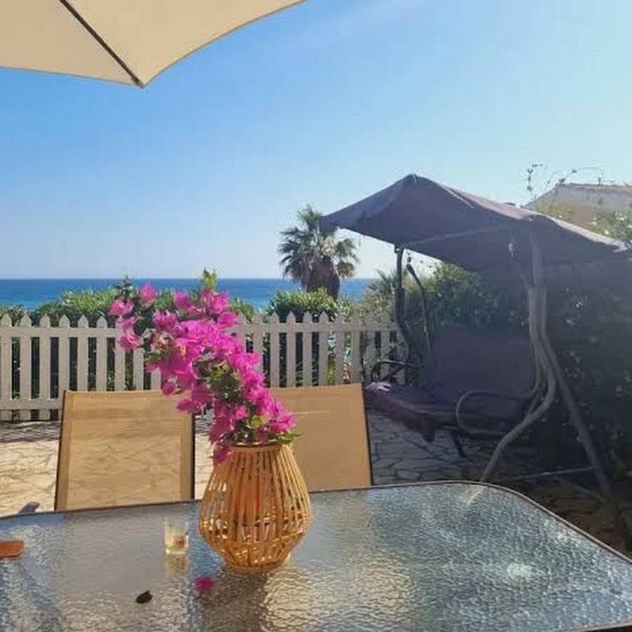 MenigosType A3GNo58 Beachfront 2 Bedroom