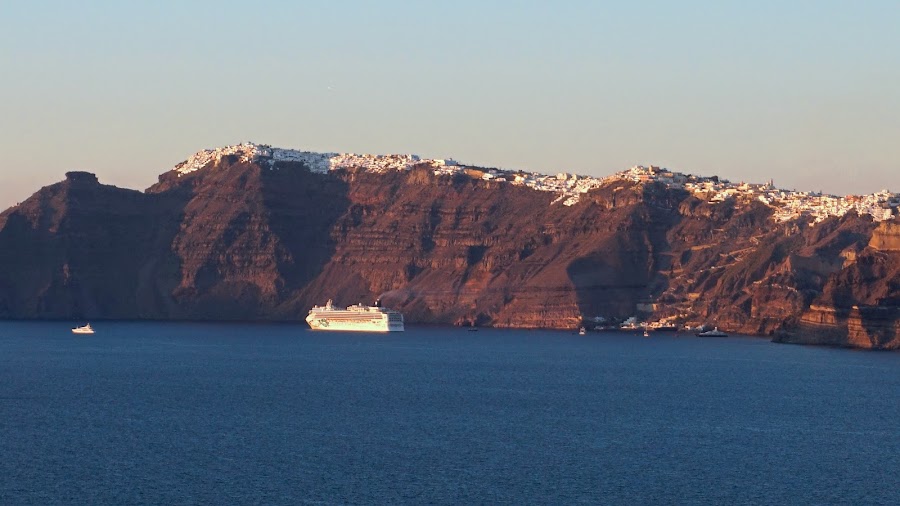 Santorita Suites