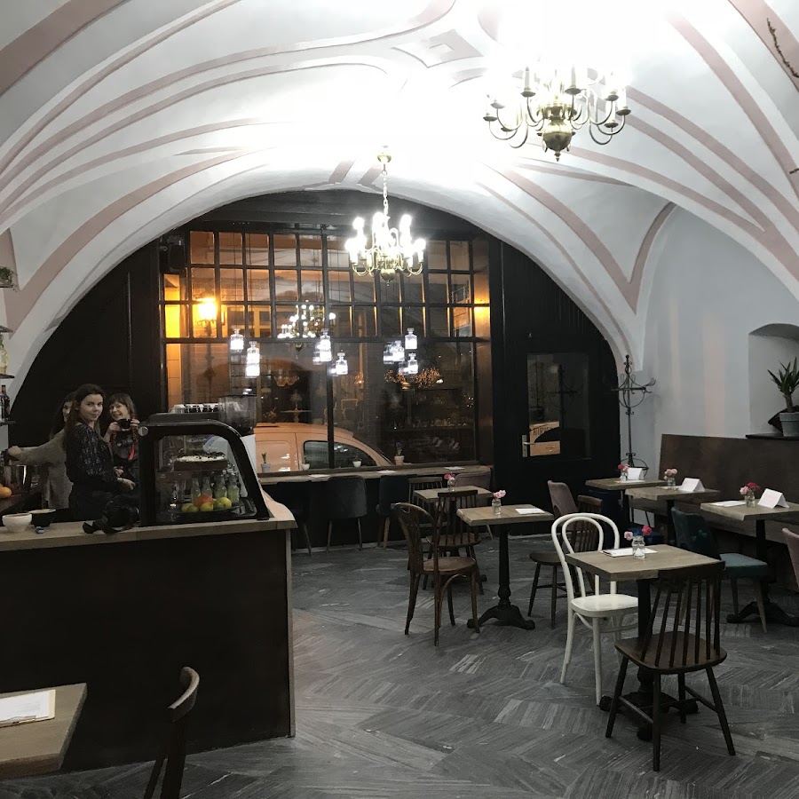Czarna Magia Cafe & Bistro