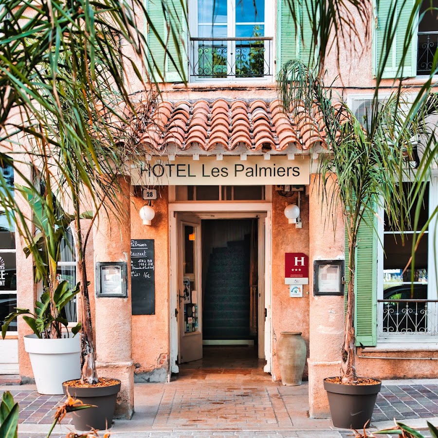 Hôtel Restaurant Les Palmiers 