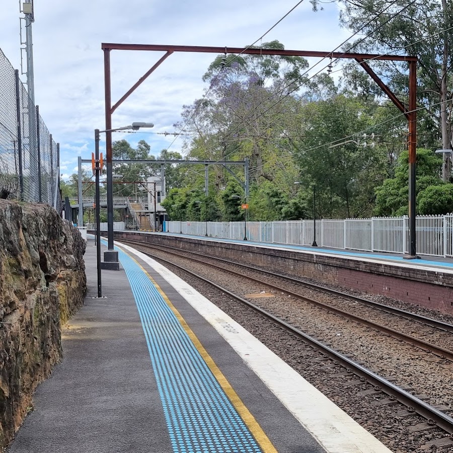 Lapstone Station