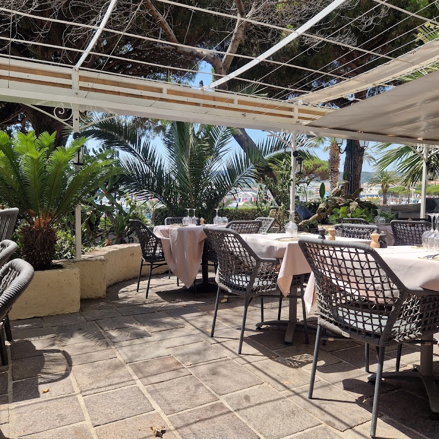 Les Palmiers Restaurant