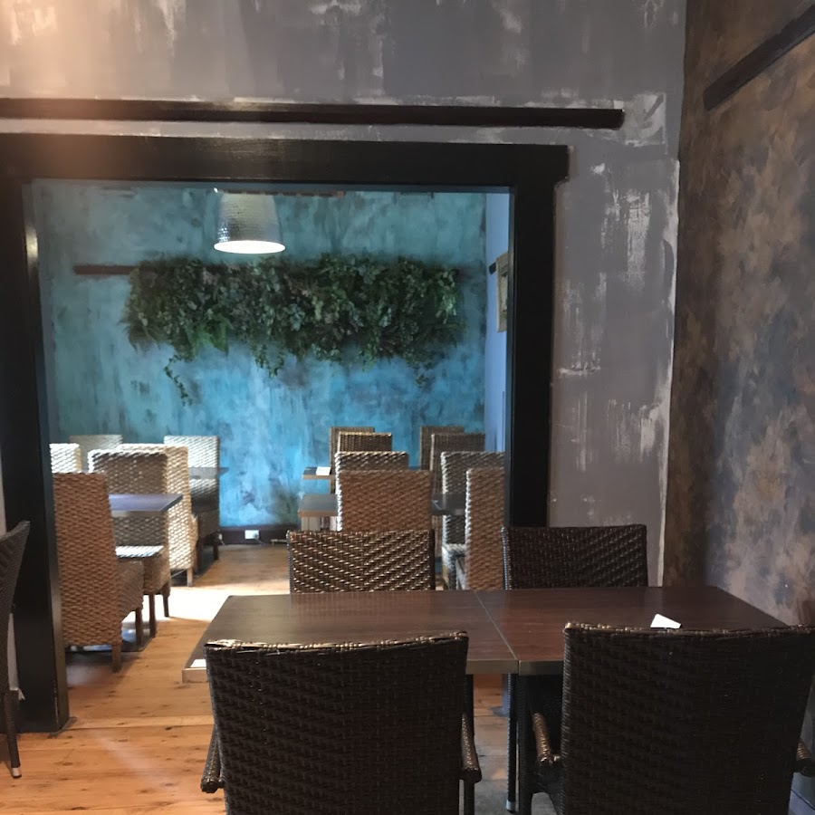 Leura Thai House