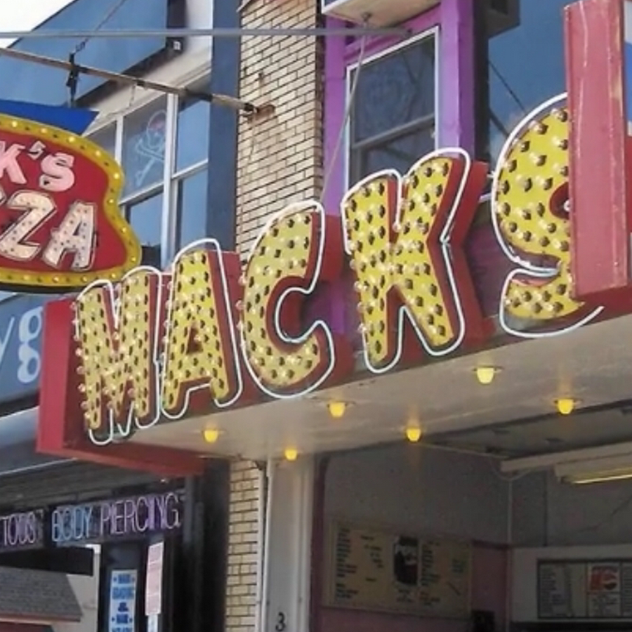 Mack's Pizza