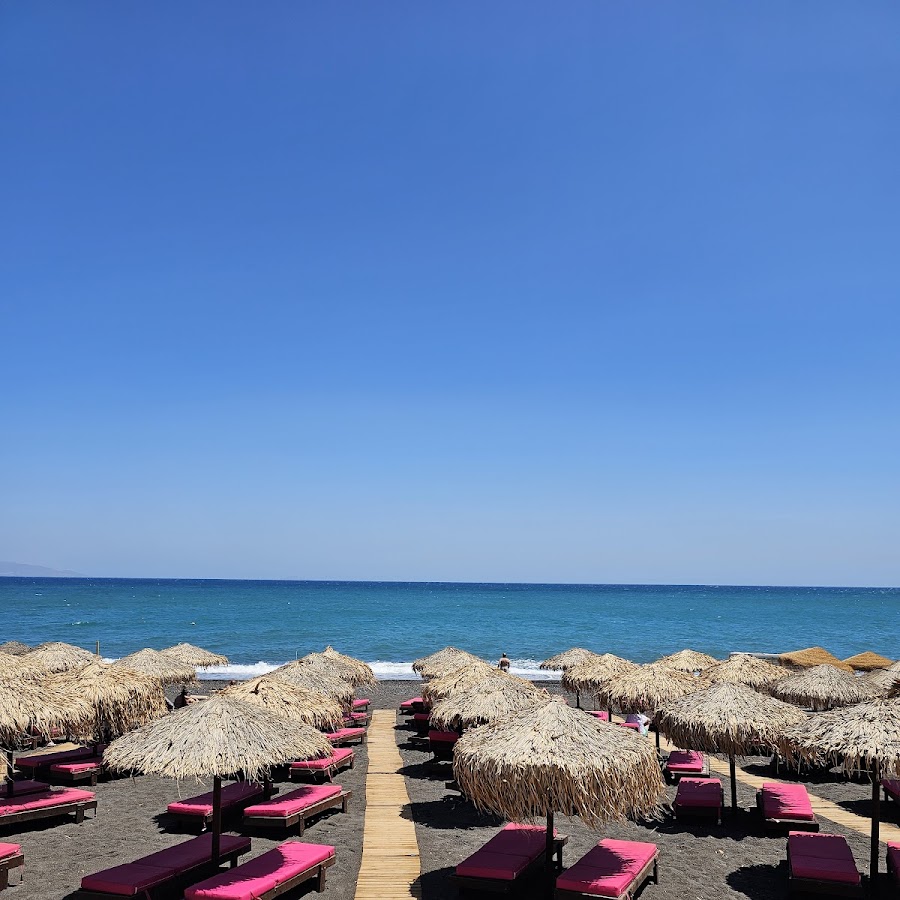 Perissa Beach