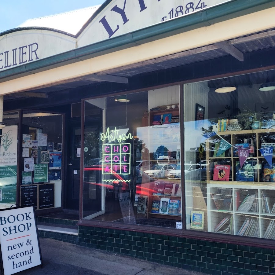 RoseyRavelston Books