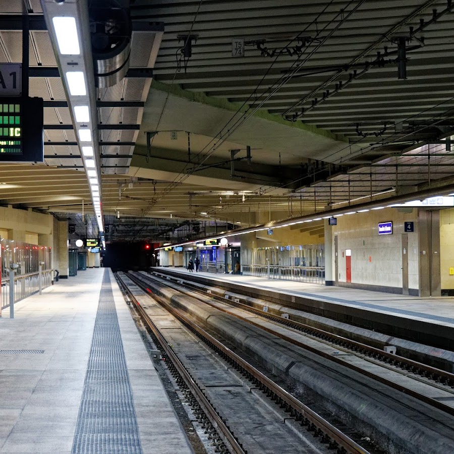 Schuman Metro Station