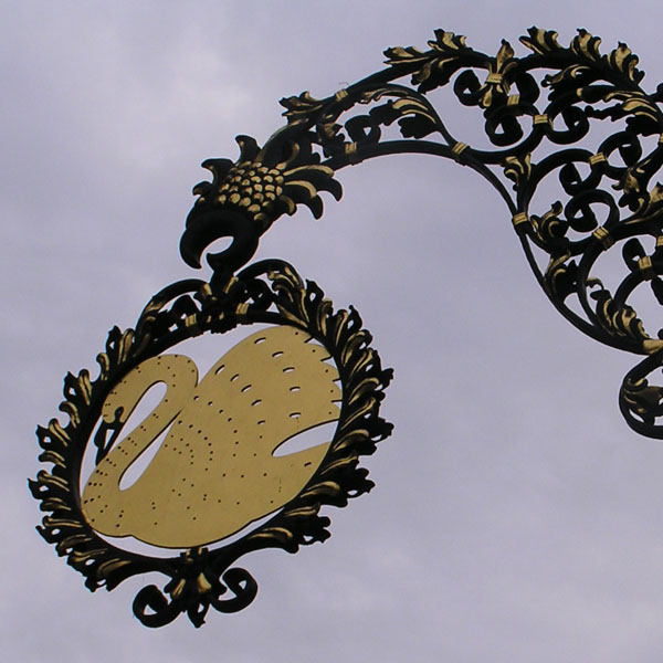 HOSTELLERIE AU CYGNE