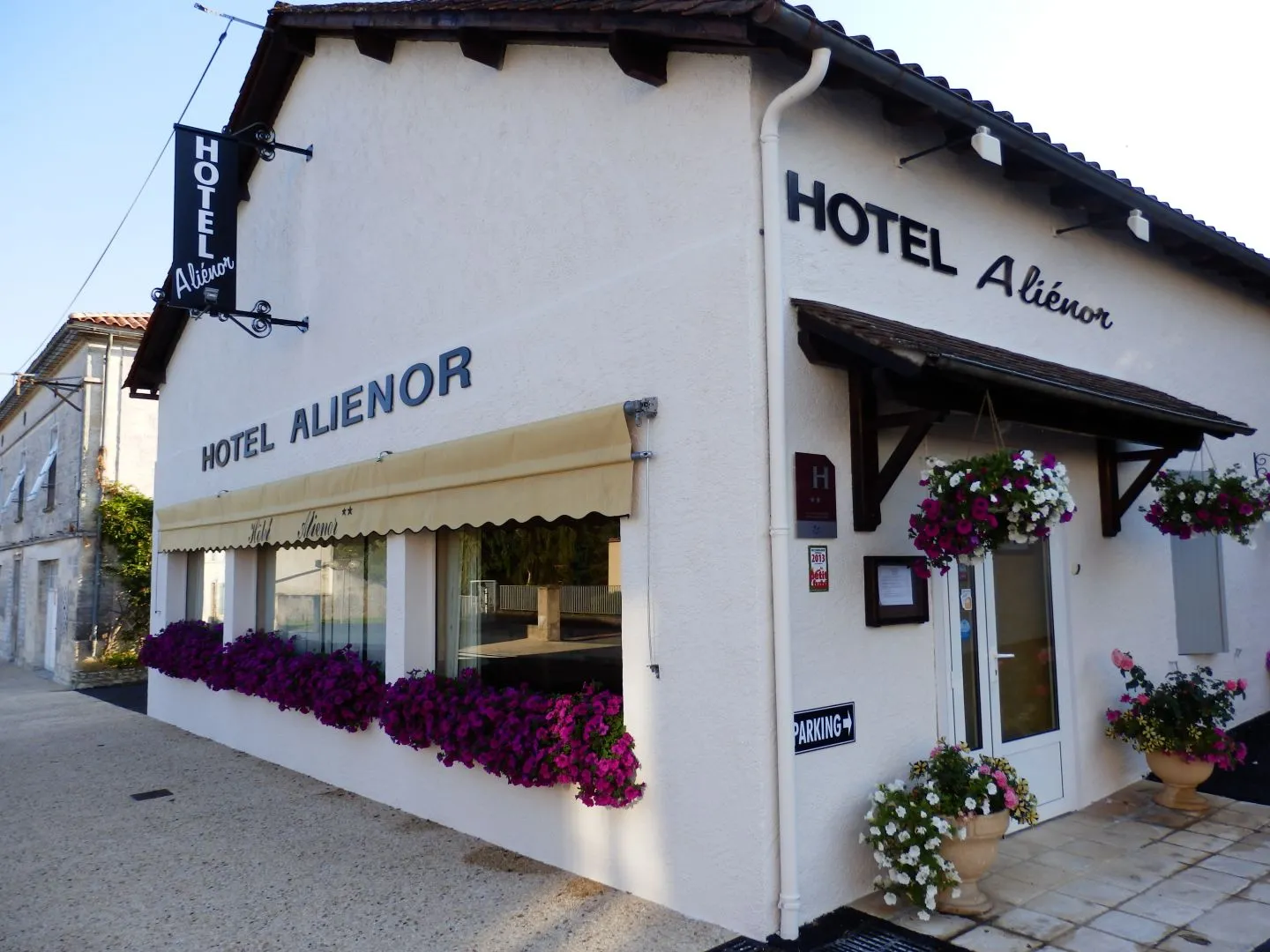 HÔTEL ALIENOR
