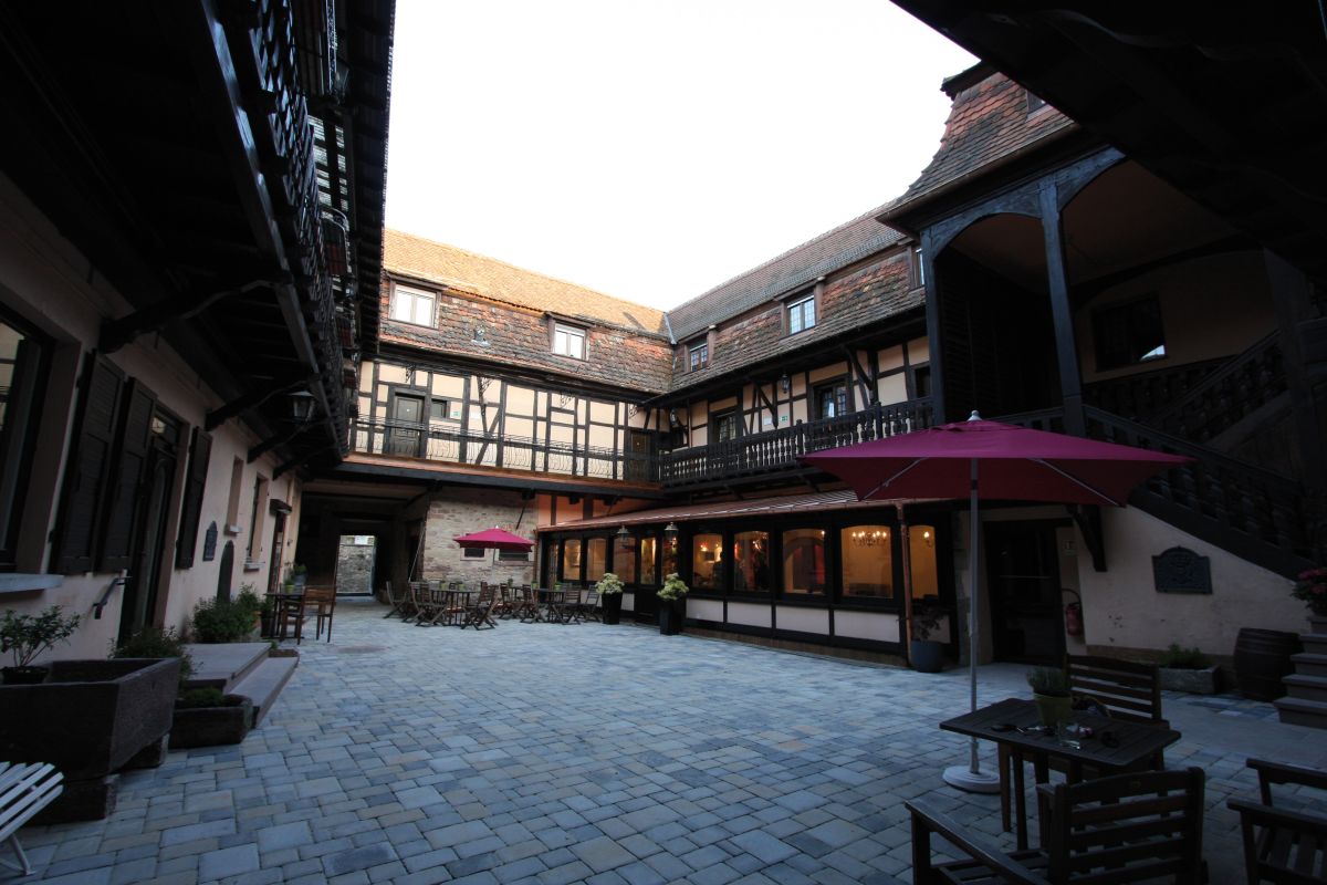 HÔTEL LE GOUVERNEUR