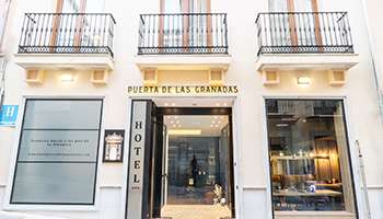 Puerta de las Granadas